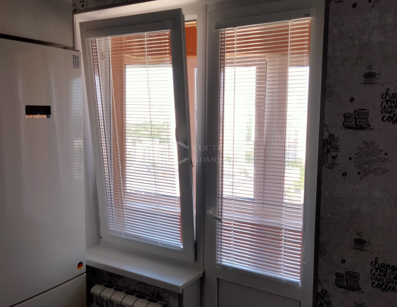 Горизонтальные жалюзи на пластиковые окна