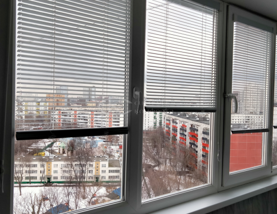 Горизонтальные жалюзи на пластиковые окна