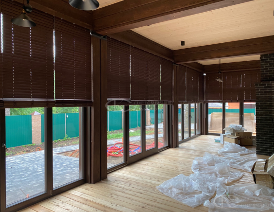 Горизонтальные жалюзи на пластиковые окна