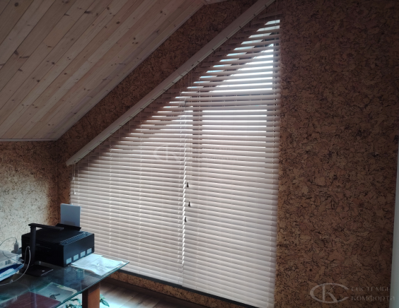 Горизонтальные жалюзи на пластиковые окна