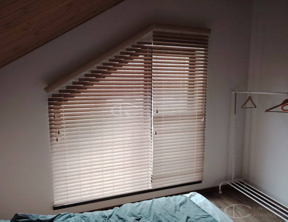 Горизонтальные жалюзи на пластиковые окна