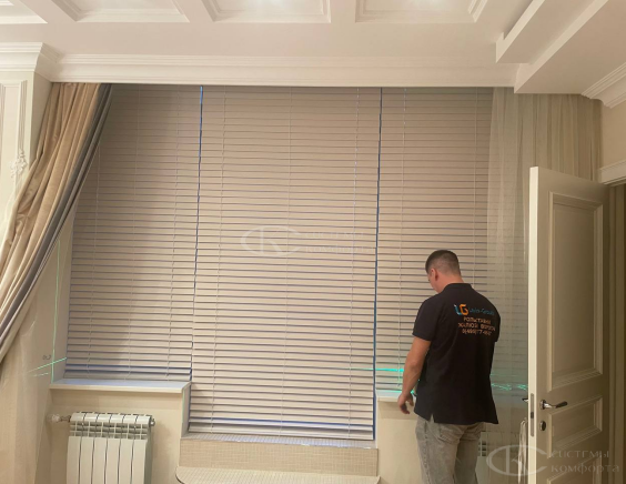 Горизонтальные жалюзи на пластиковые окна