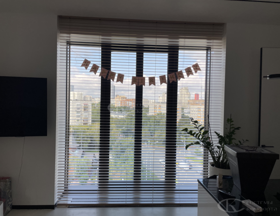 Горизонтальные жалюзи на пластиковые окна