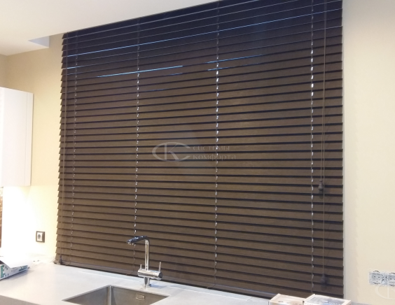 Горизонтальные жалюзи на пластиковые окна