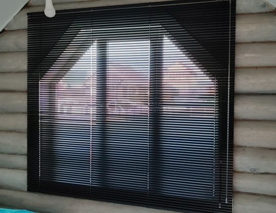 Горизонтальные жалюзи на пластиковые окна